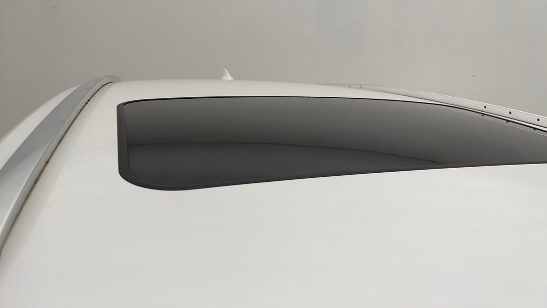 Roof/Sunroof View