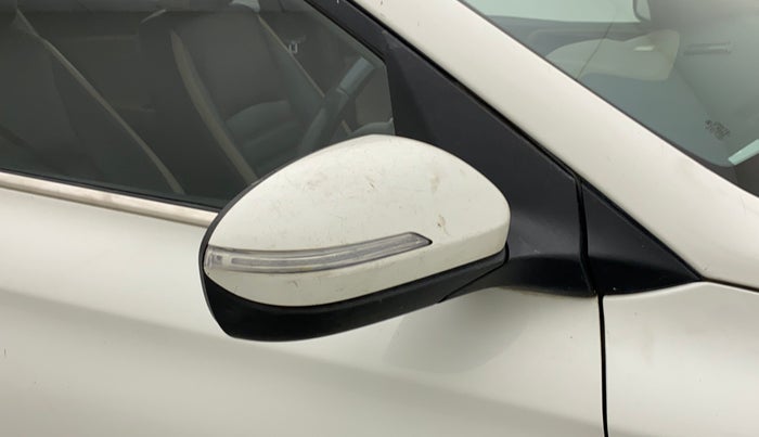 2015 Hyundai Elite i20 ASTA 1.2, CNG, Manual, 59,537 km, Right rear-view mirror - Indicator light not working