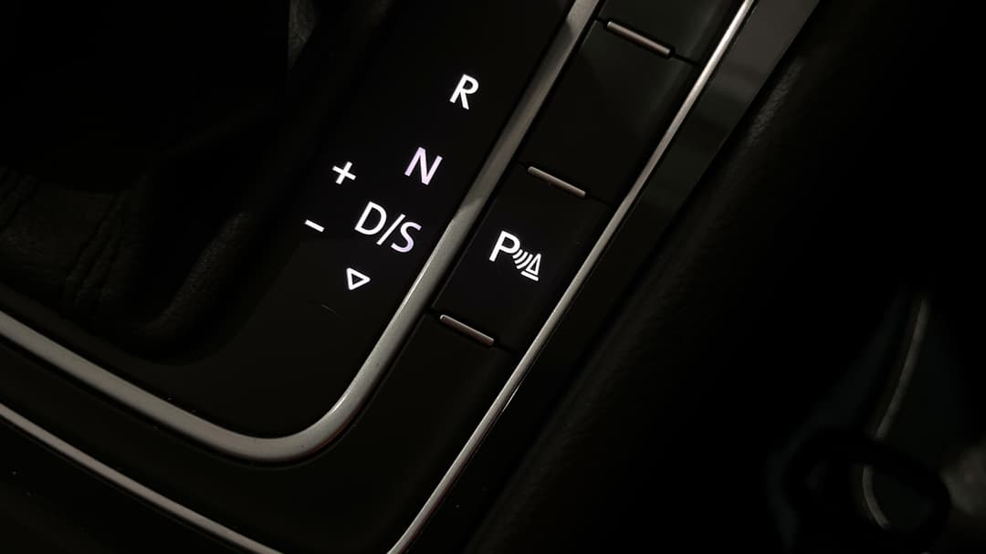2020 Volkswagen Golf 110 Tsi Trendline, Automatic, 99585 km, Utility Switches/Buttons