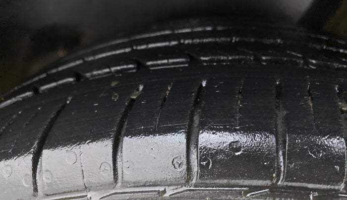 2018 Volkswagen Polo HIGH LINE PLUS 1.0, Petrol, Manual, 32,323 km, Left Rear Tyre Tread