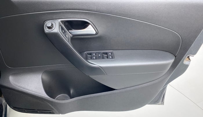 2018 Volkswagen Polo HIGH LINE PLUS 1.0, Petrol, Manual, 32,323 km, Driver Side Door Panels Control