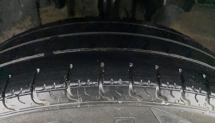 2019 Renault Kwid RXT 1.0 (O), Petrol, Manual, 50,524 km, Left Front Tyre Tread