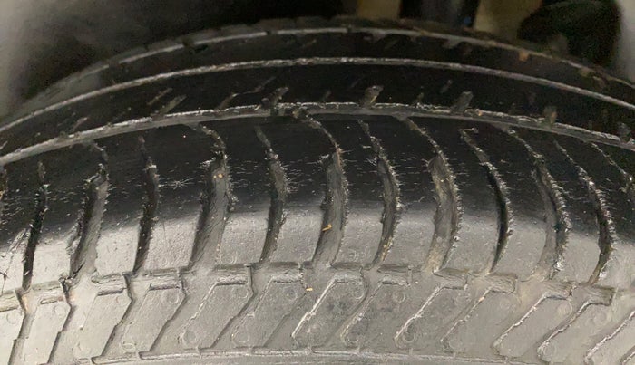 2018 Maruti Dzire LXI, Petrol, Manual, 65,424 km, Left Rear Tyre Tread