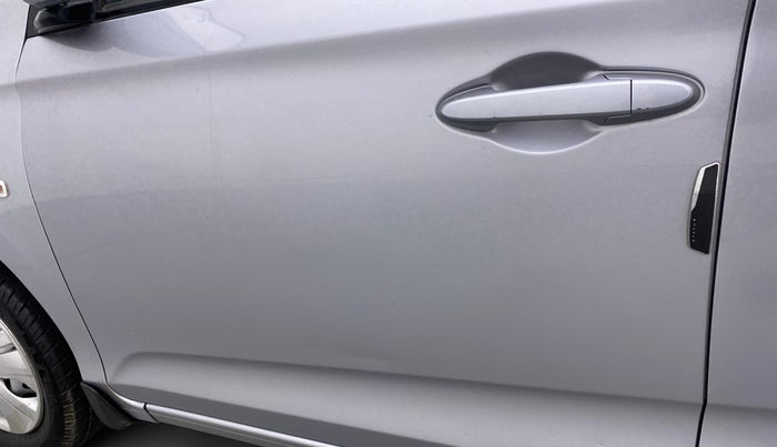 2019 Honda Amaze 1.2L I-VTEC E, Petrol, Manual, 64,381 km, Front passenger door - Minor scratches