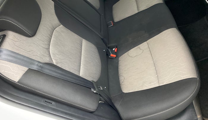 2019 Hyundai Creta 1.6 VTVT SX AUTO, Petrol, Automatic, 28,125 km, Second-row right seat - Cover slightly stained