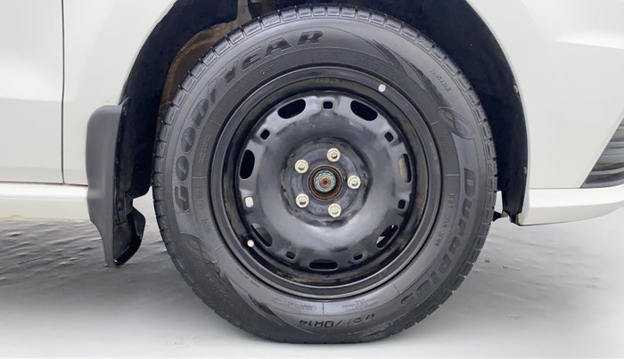 2018 Volkswagen Ameo Trendline 1.0, Petrol, Manual, 25,197 km, Right Front Tyre