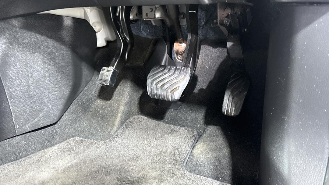 2021 Nissan X-trail St (2WD), Automatic, 133895 km, Pedals and Footmat