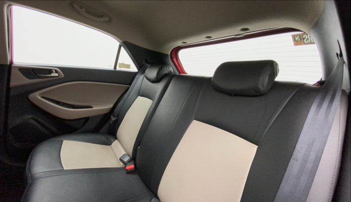 2016 Hyundai Elite i20 ASTA 1.2 (O), Petrol, Manual, 24,238 km, Right Side Rear Door Cabin