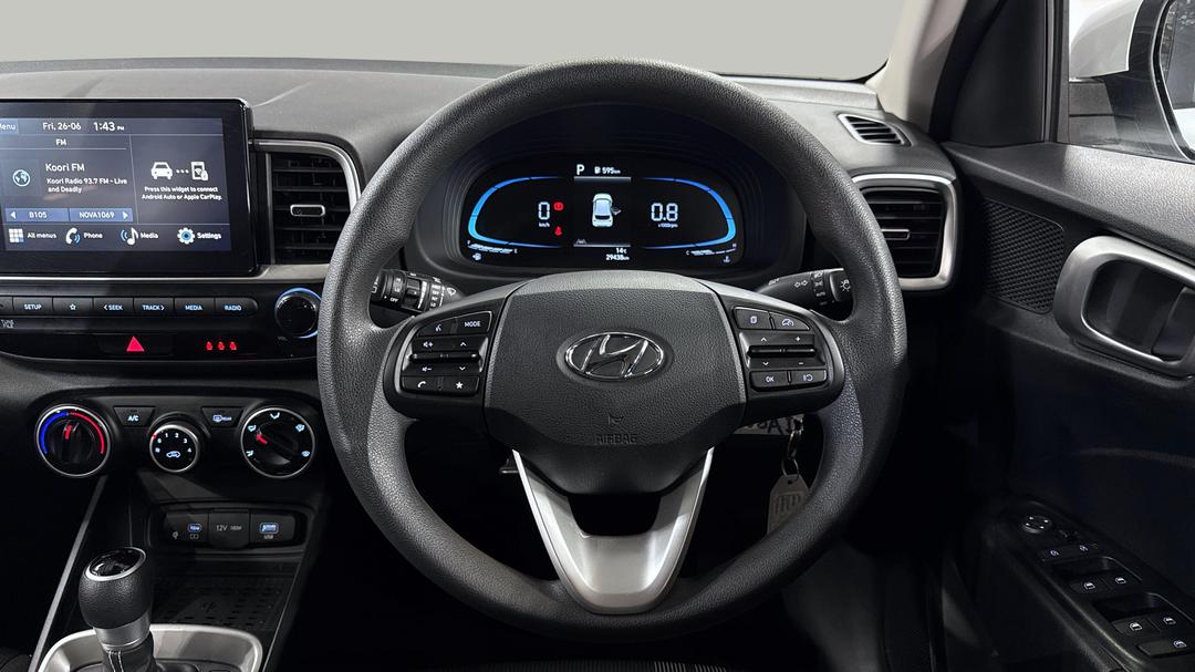 2025 Hyundai Venue Venue, Automatic, 29438 km, Steering Wheel Close-up