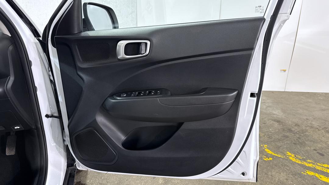 2025 Hyundai Venue Venue, Automatic, 29438 km, Speaker View
