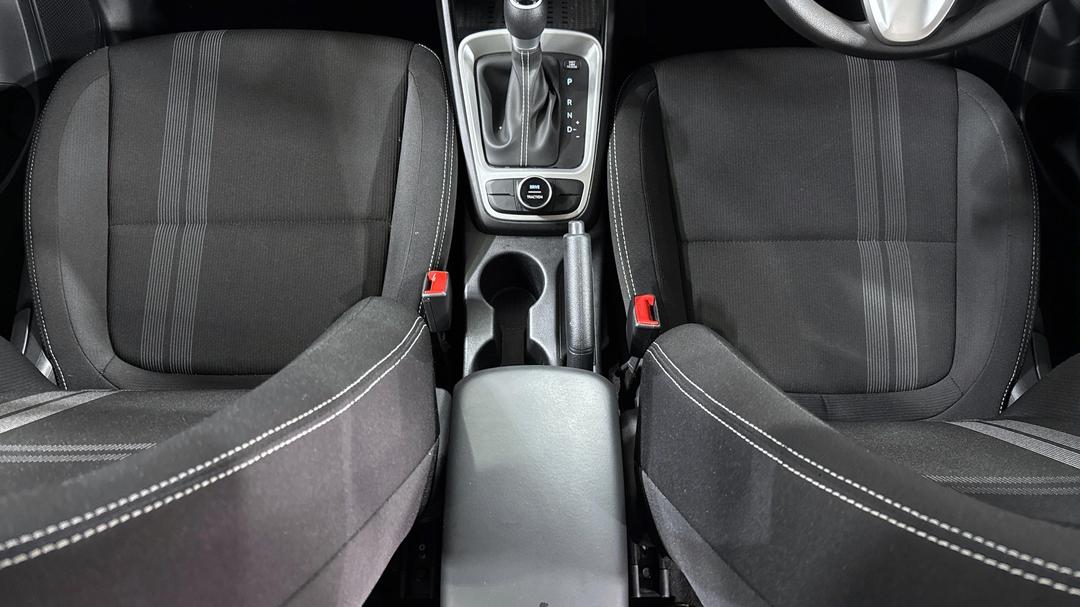 2025 Hyundai Venue Venue, Automatic, 29438 km, Center Console