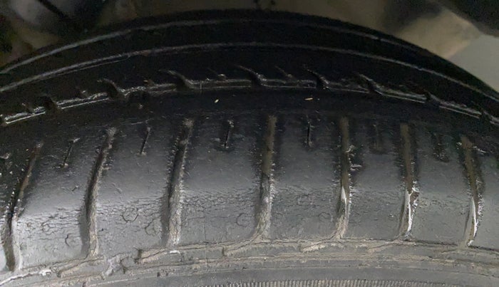 2016 Honda City V MT PETROL, Petrol, Manual, 28,606 km, Left Rear Tyre Tread