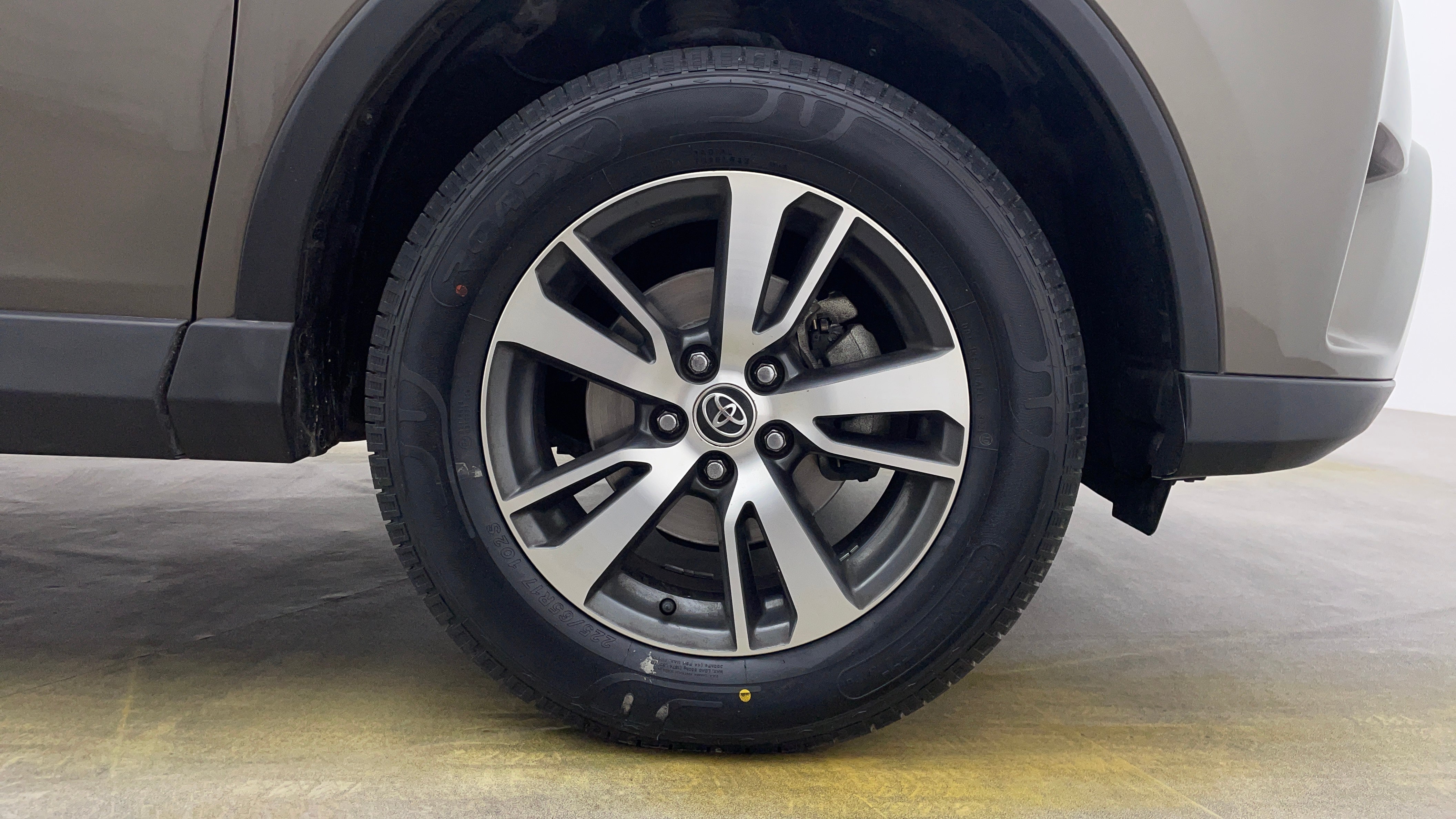Toyota Rav4-Right Front Tyre