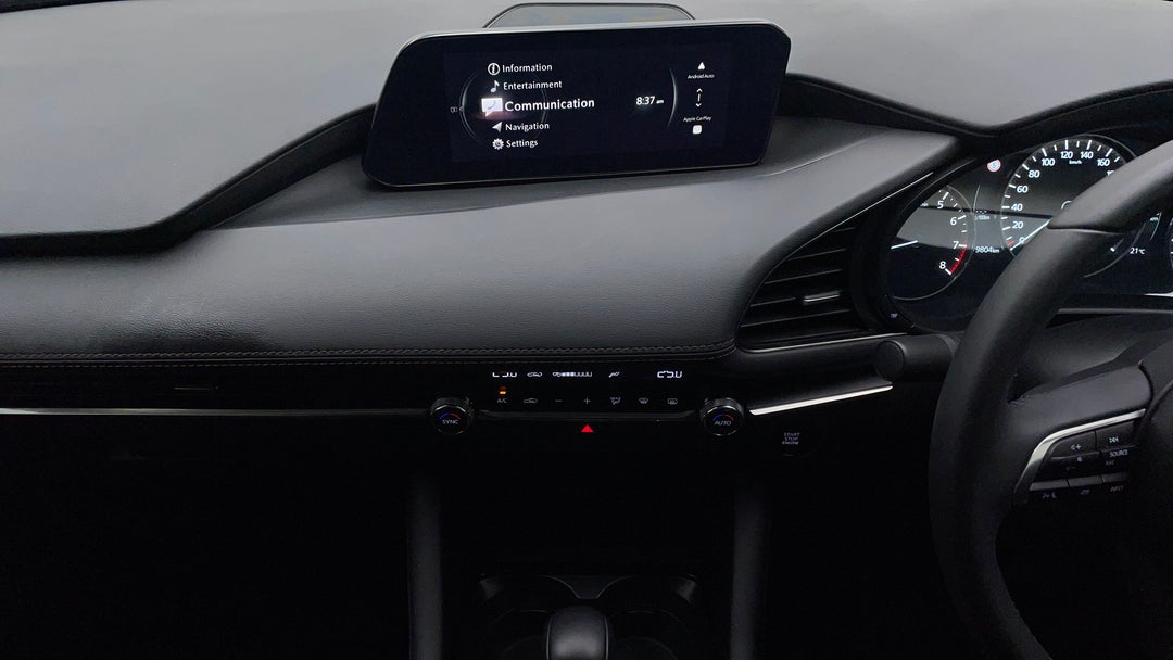 2023 Mazda 3 G20 Evolve, Automatic, 9804 km, Center Console