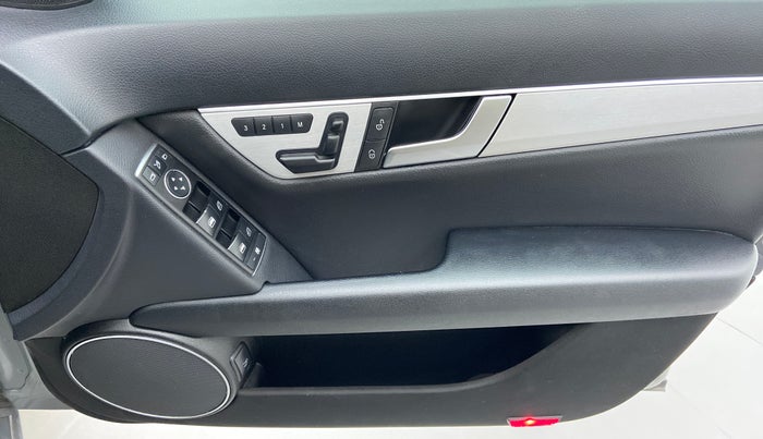 2014 Mercedes Benz C Class C 200 AVANTGARDE, Petrol, Automatic, 38,597 km, Driver Side Door Panels Control
