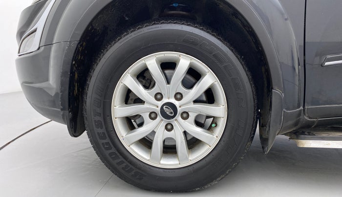 2017 Mahindra XUV500 W10 FWD, Diesel, Manual, 63,306 km, Left Front Wheel