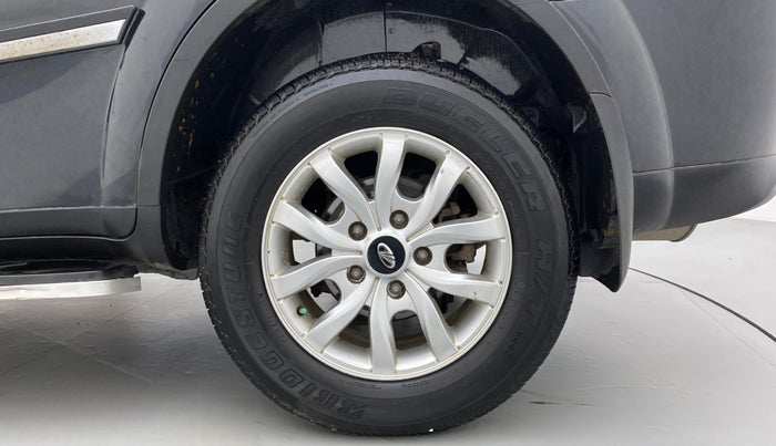 2017 Mahindra XUV500 W10 FWD, Diesel, Manual, 63,306 km, Left Rear Wheel