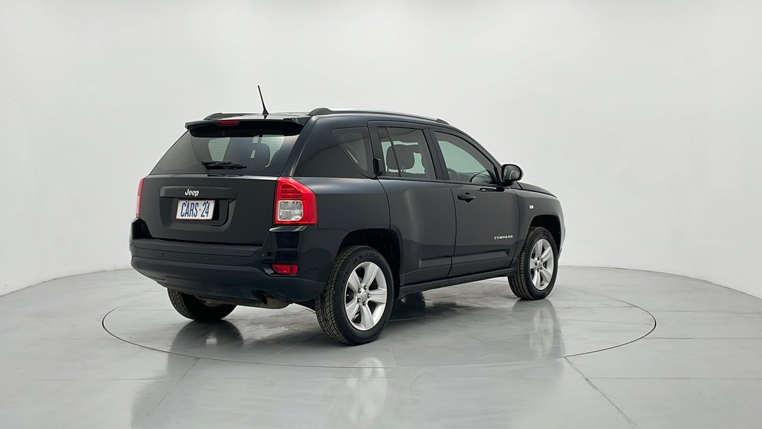 Right Back Diagonal (45- Degree) View