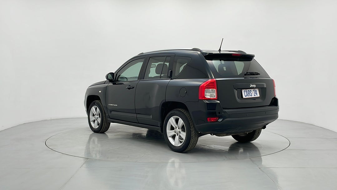 Left Back Diagonal (45- Degree) View