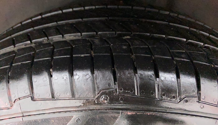 2014 Volkswagen Polo HIGHLINE1.2L PETROL, Petrol, Manual, 57,558 km, Left Rear Tyre Tread