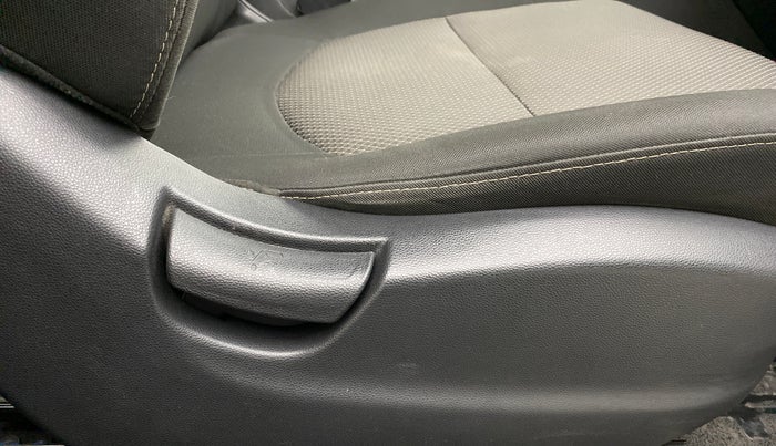 2017 Hyundai Creta E PLUS 1.6 PETROL, Petrol, Manual, 44,380 km, Driver Side Adjustment Panel