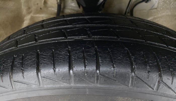 2019 Maruti Alto VXI, Petrol, Manual, 36,330 km, Right Front Tyre Tread