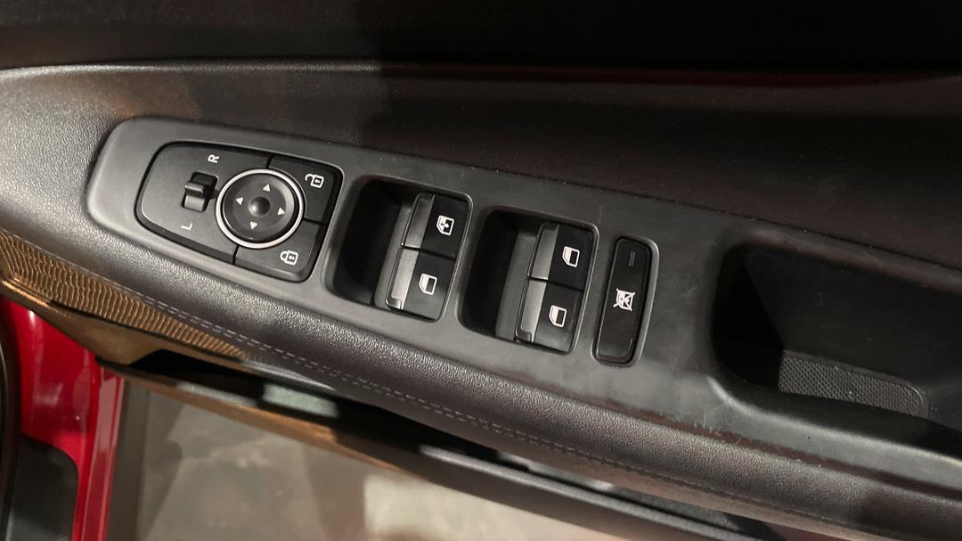 2019 Hyundai Santa Fe Active Crdi (AWD), Automatic, 109318 km, Drivers Side Door Panel Controls
