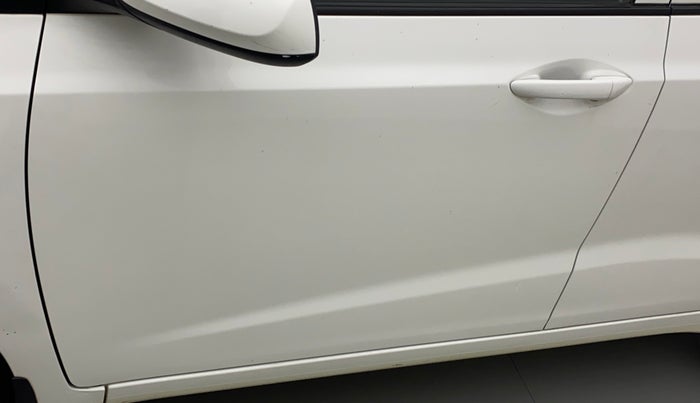 2016 Hyundai Grand i10 MAGNA 1.2 KAPPA VTVT, Petrol, Manual, 17,440 km, Front passenger door - Minor scratches