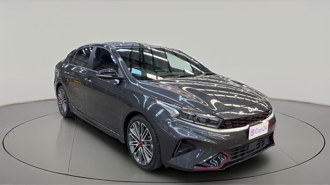 2022 Kia Cerato Gt, Automatic, 77239 km, Right Front Diagonal (45- Degree) View