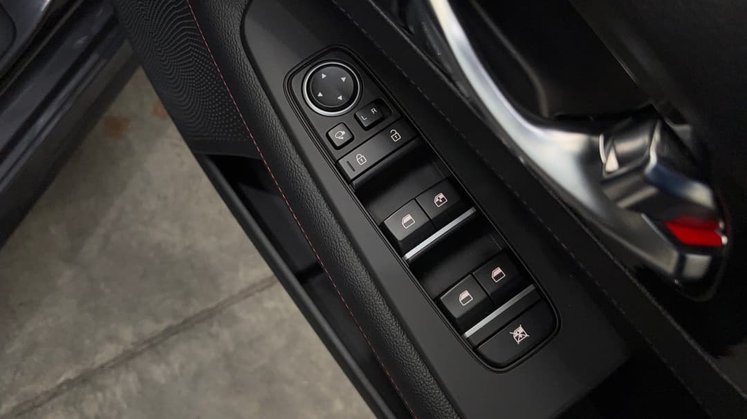 2022 Kia Cerato Gt, Automatic, 77239 km, Drivers Side Door Panel Controls