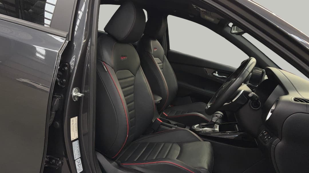 2022 Kia Cerato Gt, Automatic, 77239 km, Right Side Front Door Cabin View