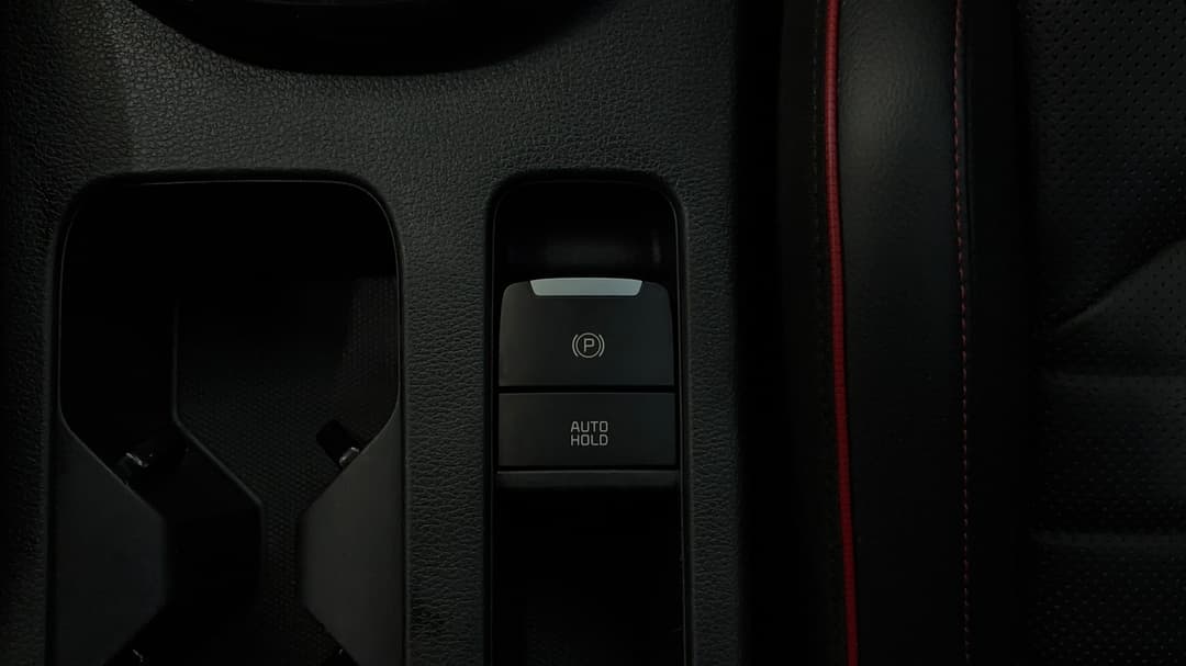 2022 Kia Cerato Gt, Automatic, 77239 km, Handbrake