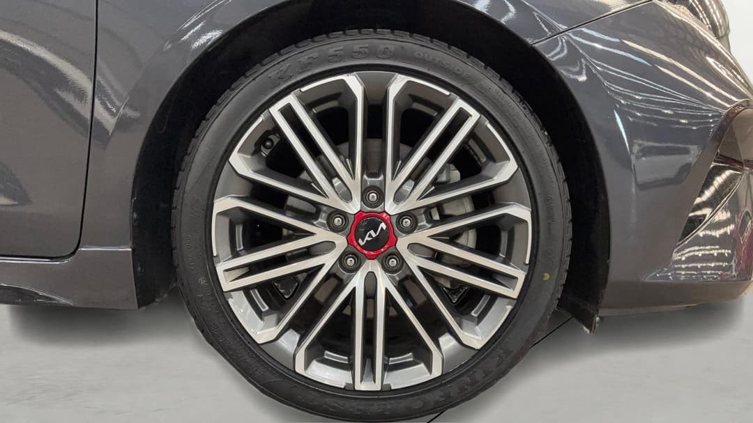 2022 Kia Cerato Gt, Automatic, 77239 km, Right Front Wheel