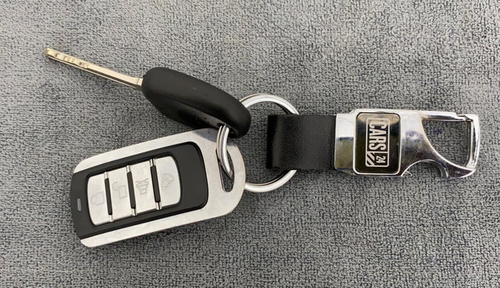 2018 Hyundai NEW SANTRO ERA 1.1, Petrol, Manual, 51,314 km, Key Close Up