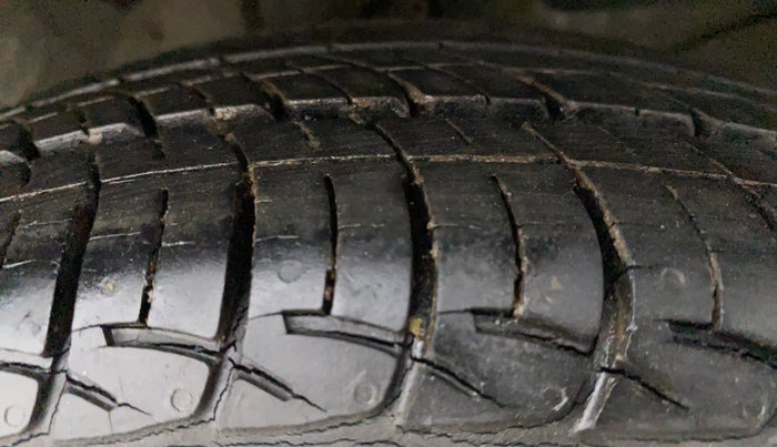 2014 Honda Amaze 1.2L I-VTEC S, Petrol, Manual, 10,832 km, Right Front Tyre Tread