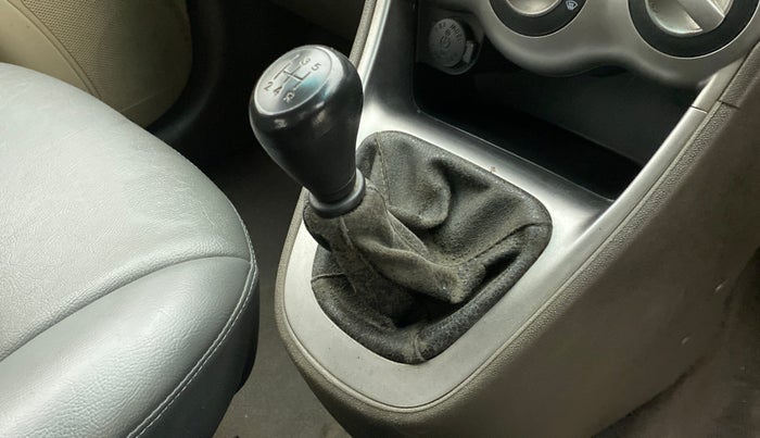 2012 Hyundai i10 ERA 1.1 IRDE, Petrol, Manual, 76,807 km, Gear lever - Boot cover slightly torn