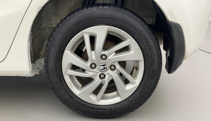 2016 Honda Jazz 1.2L I-VTEC V, Petrol, Manual, 1,22,191 km, Left Rear Wheel