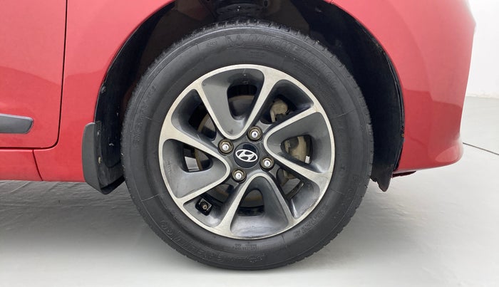 2017 Hyundai Grand i10 SPORTZ (O) 1.2 AT VTVT, Petrol, Automatic, 22,218 km, Right Front Wheel