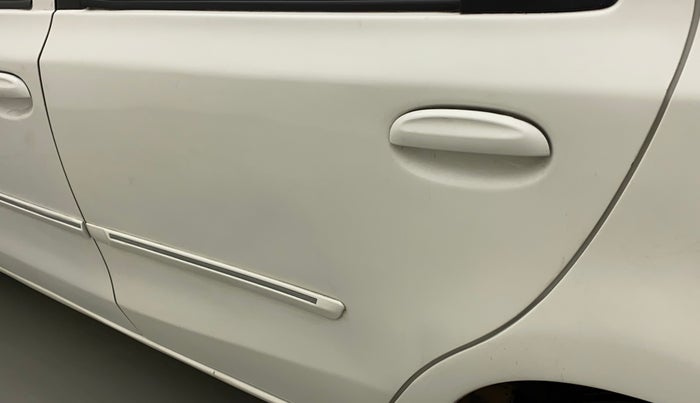 2012 Toyota Etios G, Petrol, Manual, 90,309 km, Rear left door - Paint has faded