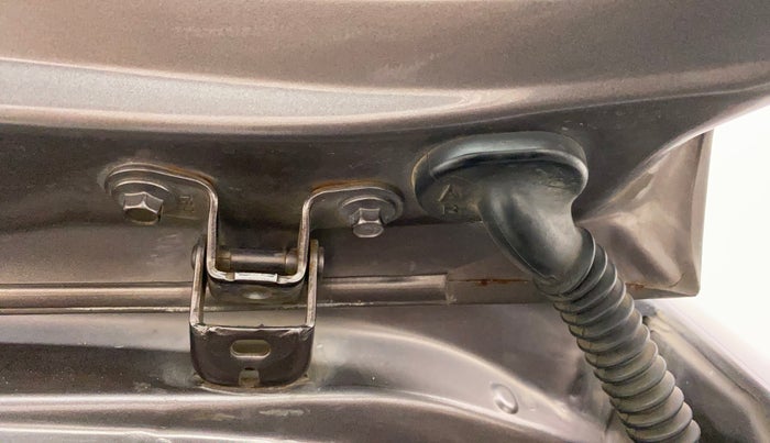 2012 Honda Jazz 1.2L I-VTEC X, Petrol, Manual, 63,326 km, Dicky (Boot door) - Minor rust Inside Panel