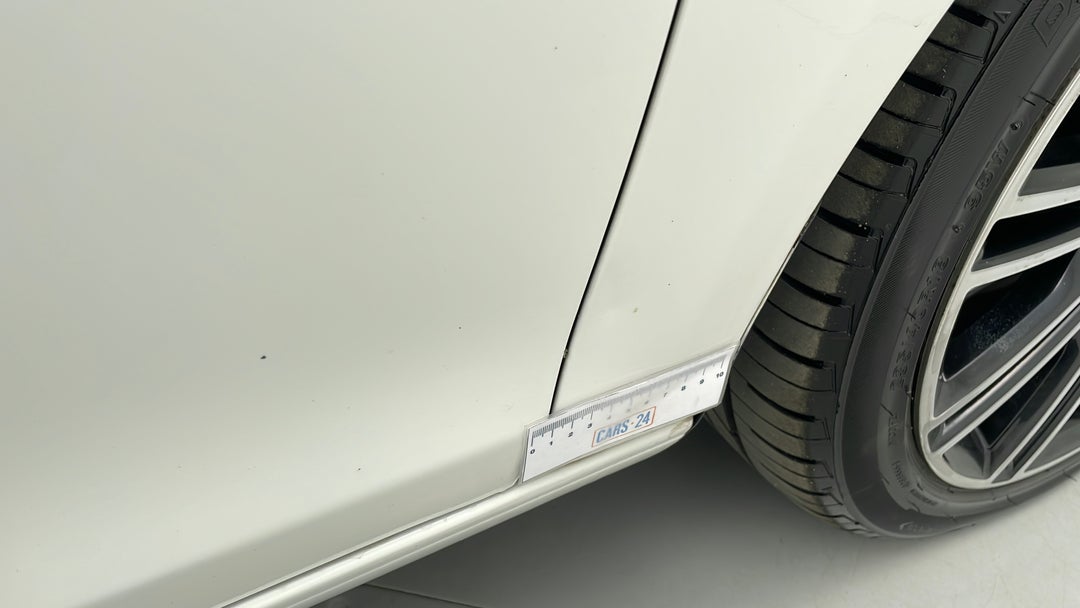 Quarter Panel Front RHS Guard Dent