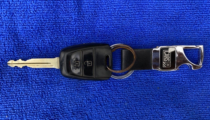 2019 Hyundai Xcent S 1.2, CNG, Manual, 84,966 km, Key Close Up