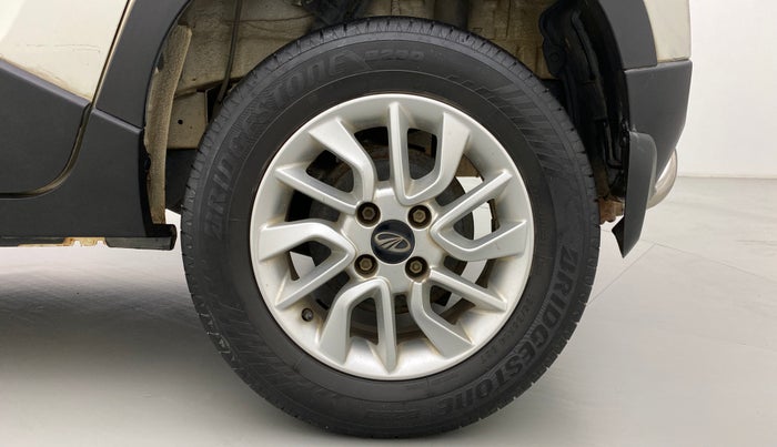 2016 Mahindra Kuv100 K8 D 6 STR, Diesel, Manual, 53,909 km, Left Rear Wheel