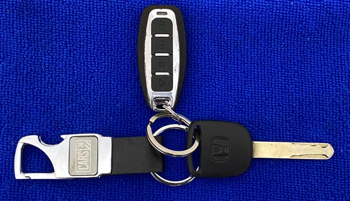 2014 Honda Brio 1.2 EX MT I VTEC, Petrol, Manual, 30,160 km, Key Close Up
