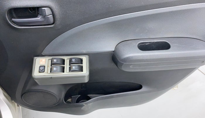2014 Maruti Ritz LXI, Petrol, Manual, 58,205 km, Driver Side Door Panels Control