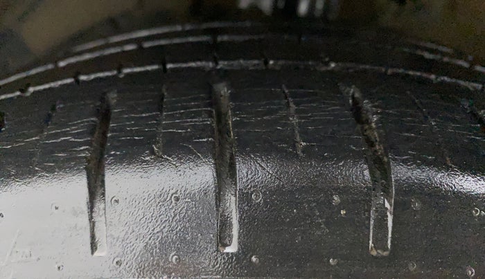 2017 Maruti Baleno ZETA CVT PETROL 1.2, CNG, Automatic, 23,424 km, Left Front Tyre Tread