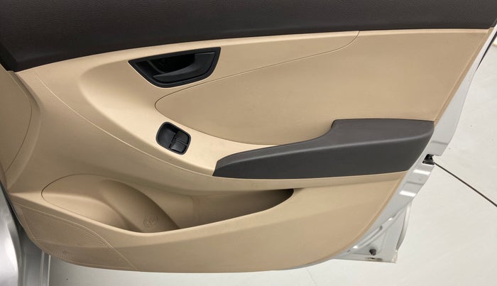 2018 Hyundai Eon MAGNA +, Petrol, Manual, 49,315 km, Driver Side Door Panels Control