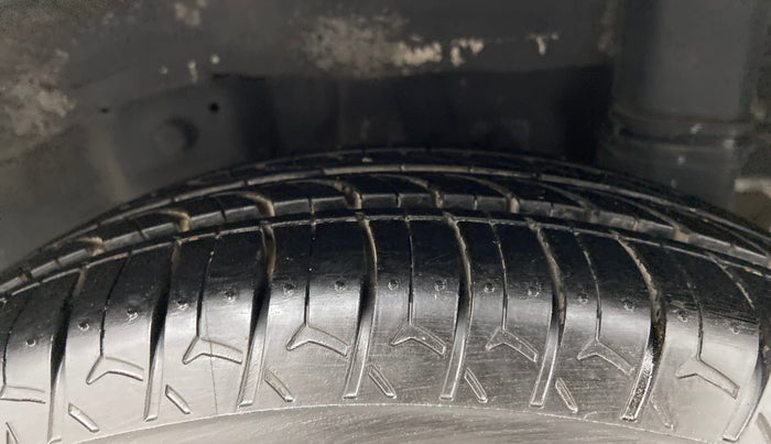 2018 Hyundai Eon MAGNA +, Petrol, Manual, 49,315 km, Left Rear Tyre Tread