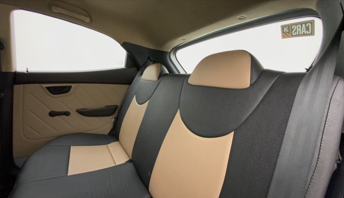 2018 Hyundai Eon MAGNA +, Petrol, Manual, 49,315 km, Right Side Rear Door Cabin