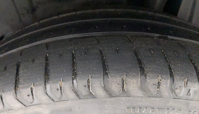 2019 Maruti XL6 ALPHA MT, Petrol, Manual, 16,131 km, Left Rear Tyre Tread